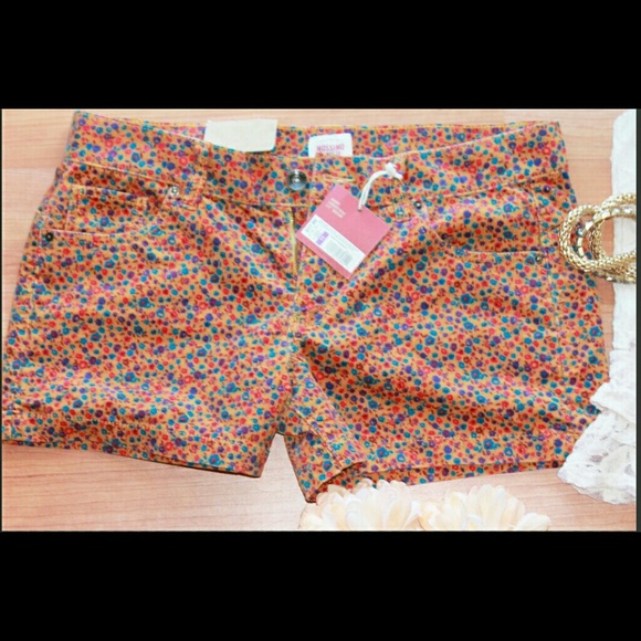 Corduroy floral shorts - Picture 2 of 3