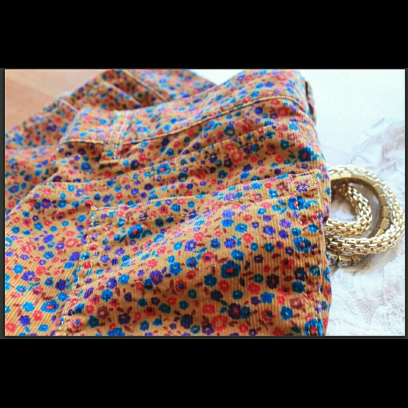 Corduroy floral shorts - Picture 3 of 3