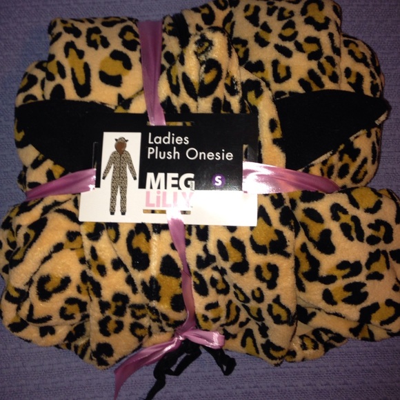 Cheetah footsie pajamas