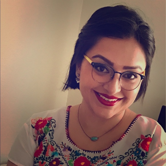 Meet your Posher, Aleah - Picture 1 of 1