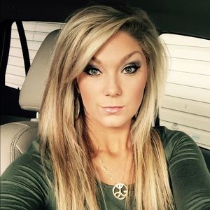 Meet your Posher, Laken