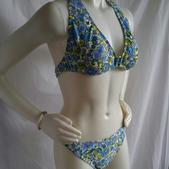 Bikini - Picture 3 of 5