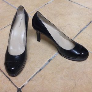 Tahari Pumps 🖤