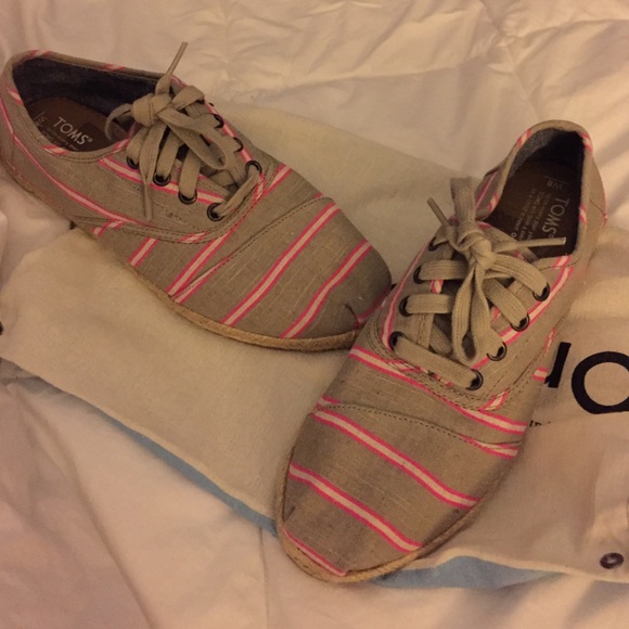 TOMS Shoes - Tom's Tan and Hot pink