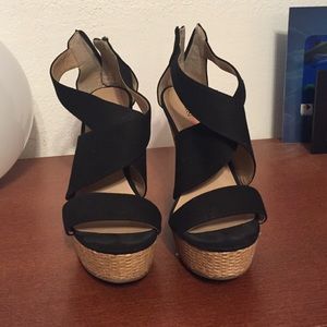 Black wedges