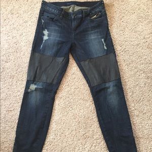 Destroyed skinny jeans