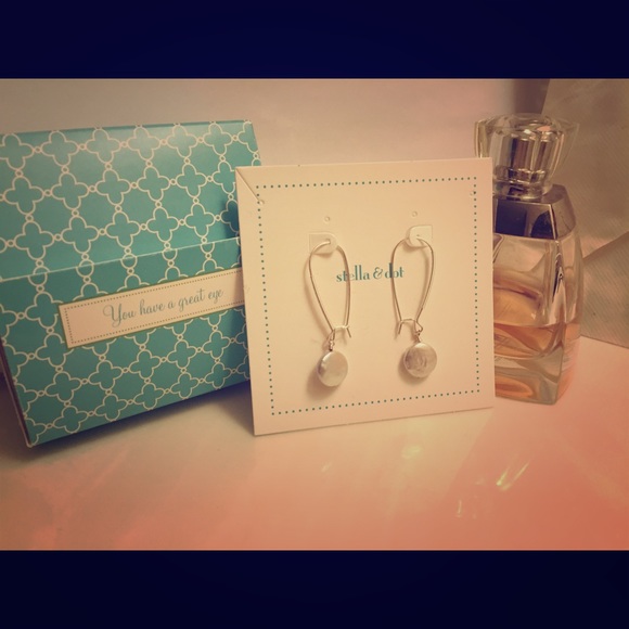Stella & Dot Freshwater Pearl Drop Earrings