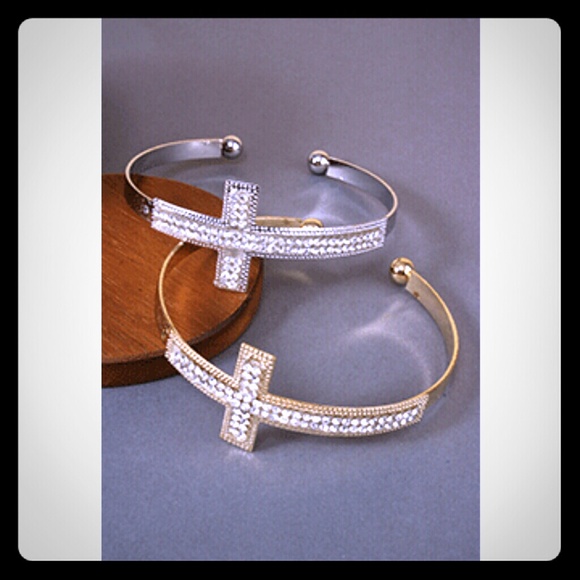 Cross arm cuffs