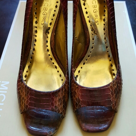 BCBG snakeskin heels - Picture 2 of 4