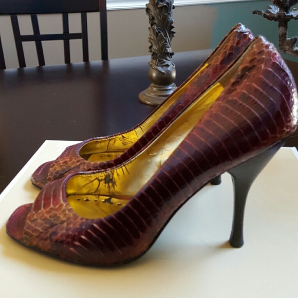 BCBG snakeskin heels - Picture 4 of 4