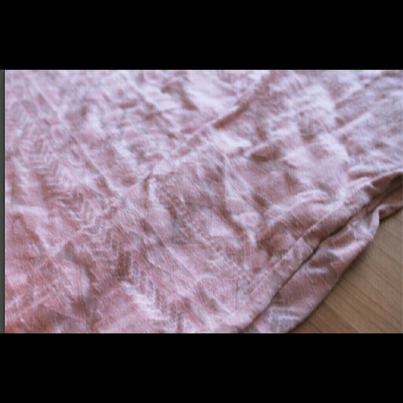 Pink aztec print shirt - Picture 2 of 2