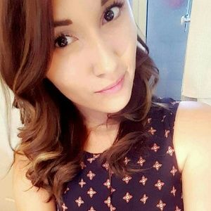 Meet your Posher, Cassandra