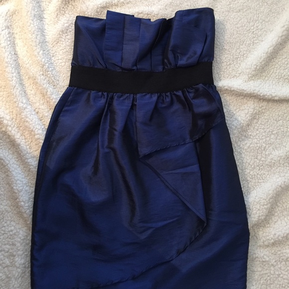 Blue strapless dress