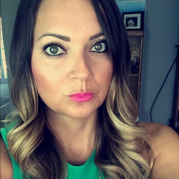 Meet your Posher, Julie