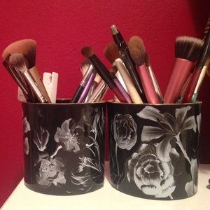 Vanity cup duo perfect for makeup brushes