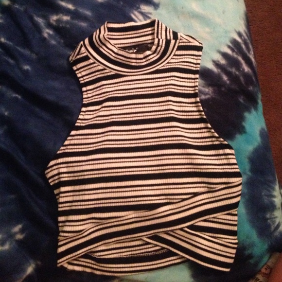 Mock neck striped crop top