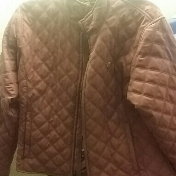 Like new ARIAT quilted jacket!