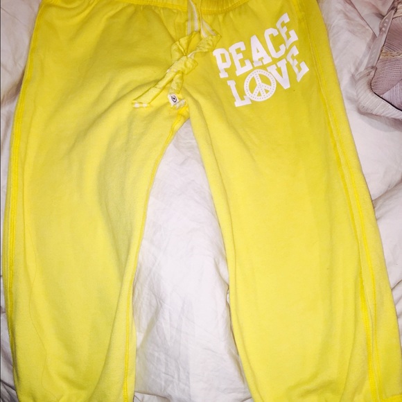 Pink Capri - Picture 2 of 2