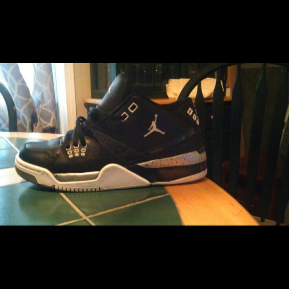 Meet your Posher, Amy - Picture 2 of 2