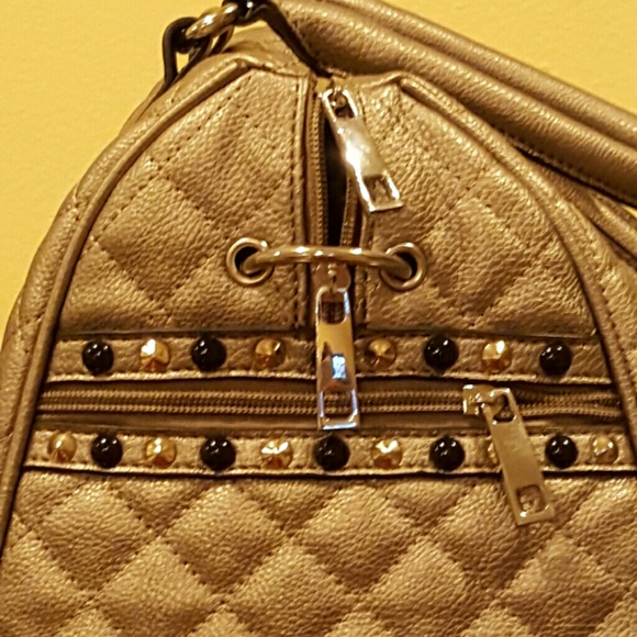 ONE DAY SALE Beautiful sexy handbag - Picture 3 of 7