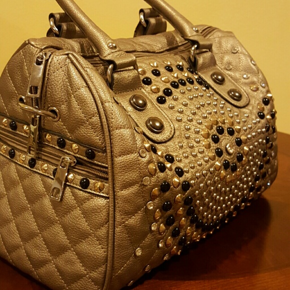 ONE DAY SALE Beautiful sexy handbag - Picture 4 of 7