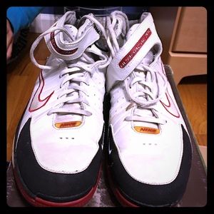 Men's size 12 Nike Huarache 2k4