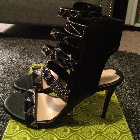 💥 FINAL PRICE Sale💥Gianni Bini Beaded Pumps -NIB - Picture 2 of 4