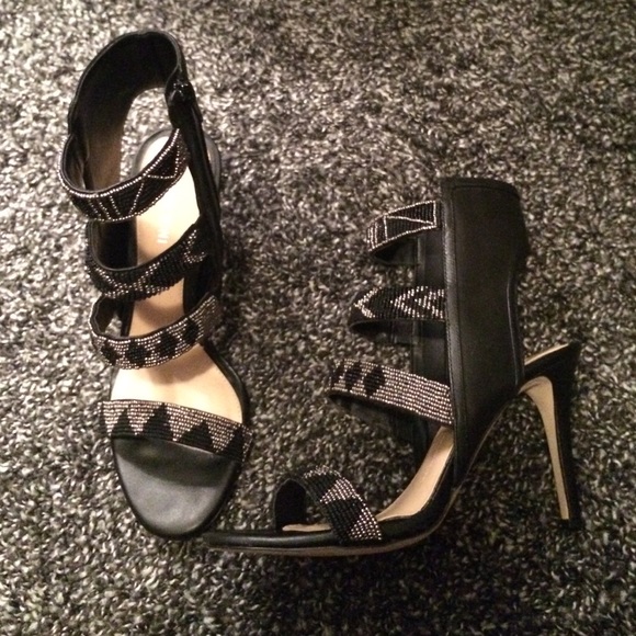 💥 FINAL PRICE Sale💥Gianni Bini Beaded Pumps -NIB - Picture 3 of 4