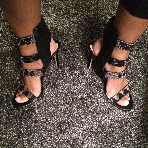 💥 FINAL PRICE Sale💥Gianni Bini Beaded Pumps -NIB - Picture 4 of 4