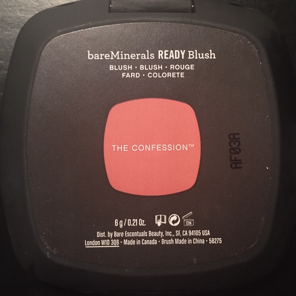 Pattii9 blush compact white vest foundation