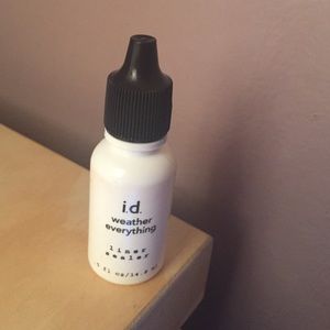 Bareminerals liner sealer. Id weather everything