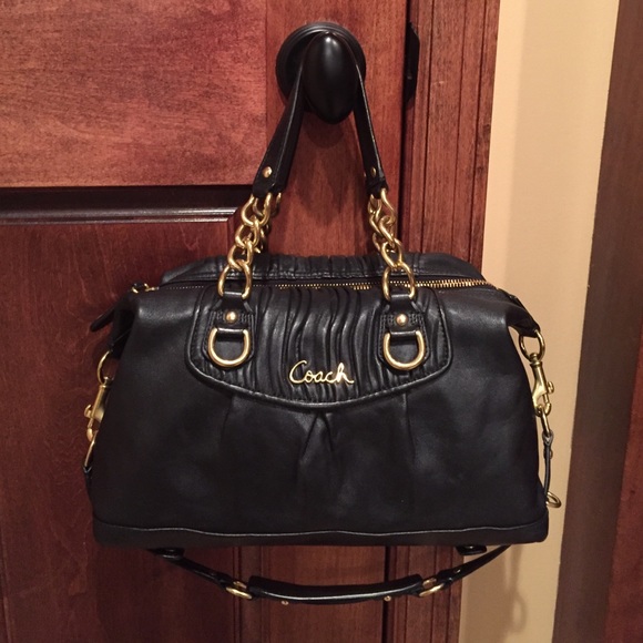 Black coach shoulder satchel - Picture 1 of 3