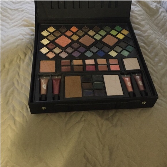 Makeup box