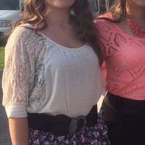 White mid sleeve shirt