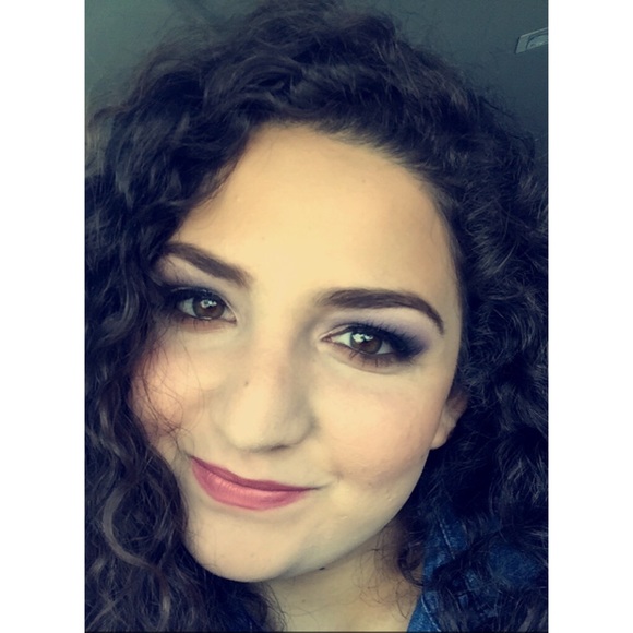 Meet your Posher, Isabel - Picture 1 of 1
