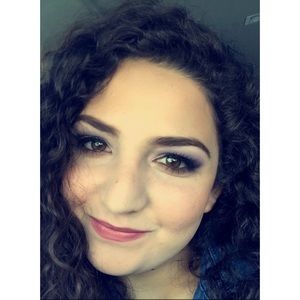 Meet your Posher, Isabel