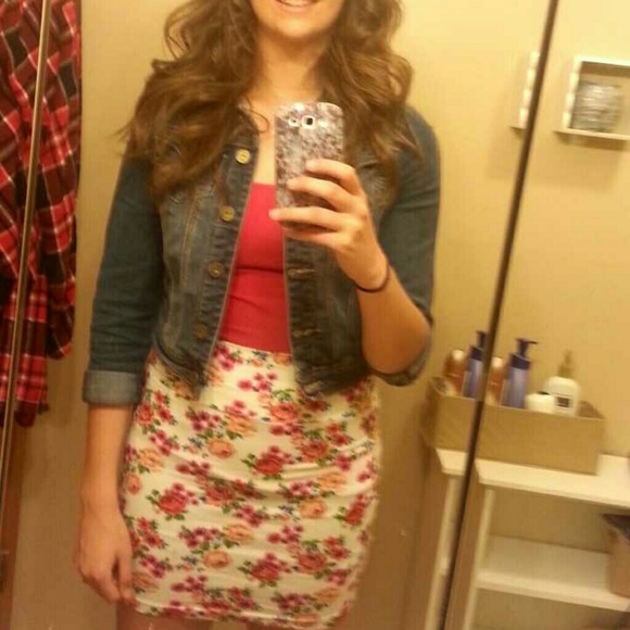 Charlotte Russe pencil Skirts - Picture 4 of 4