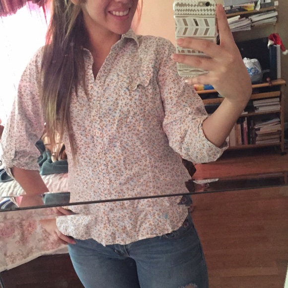 Cute button up - Picture 2 of 2
