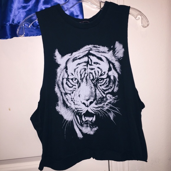 Brandy Melville tiger muscle tee