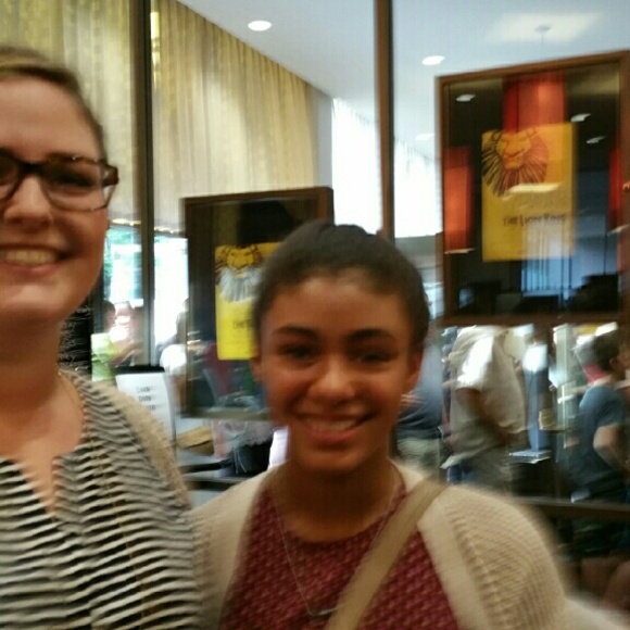 Meet your Posher, Cassie - Picture 3 of 4