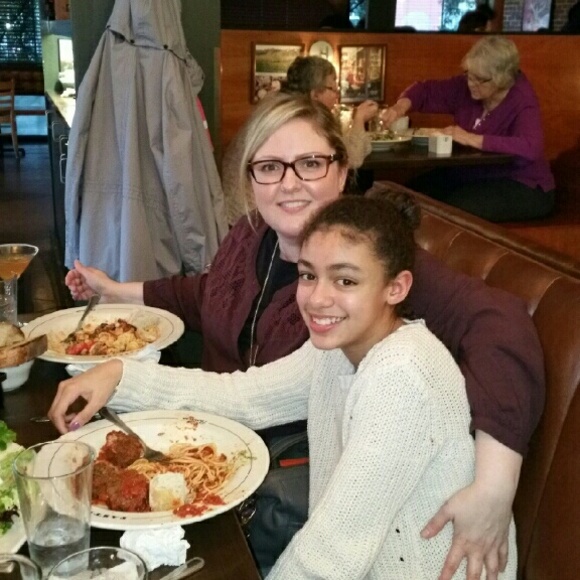 Meet your Posher, Cassie - Picture 4 of 4