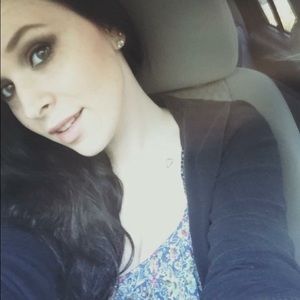 Meet your Posher, Caitlyn