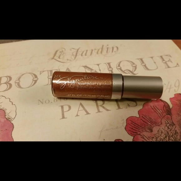 SOLD!!! Mary Kay NouriShine Lip Gloss