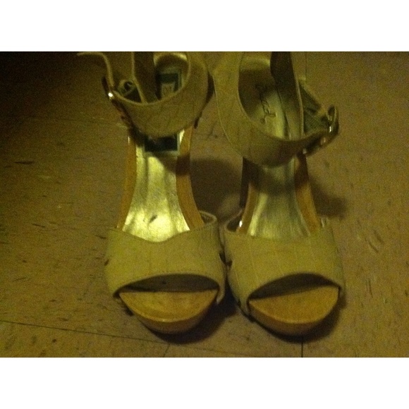 💅 Nude Snakeskin heels 💅
