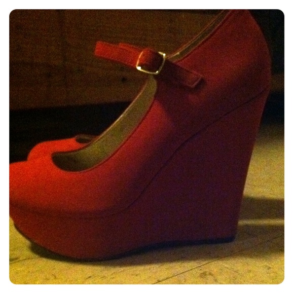 👠 Red MaryJane Wedged heels 👠