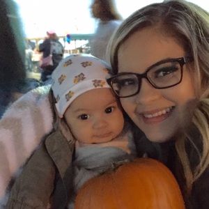 Meet your Posher, Alexis