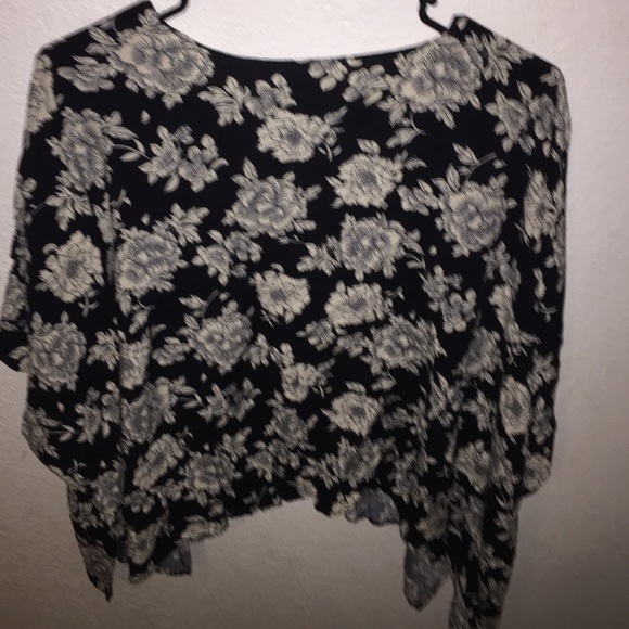 Brandy Melville Alexis Kimono Top - Picture 2 of 4