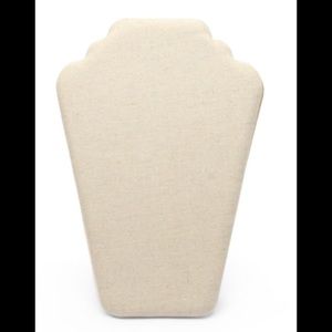 Neck form for necklaces