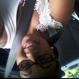 Meet your Posher, Dionna