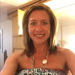 Meet your Posher, Lori